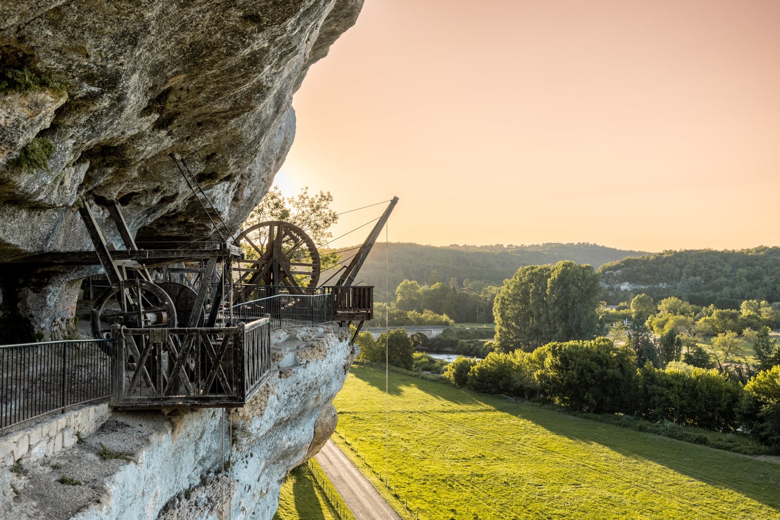 Grande Terrasse et machine de levage